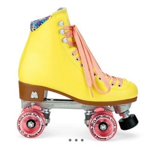 Beach Bunny Roller Skates - Strawberry Lemonade Size 7